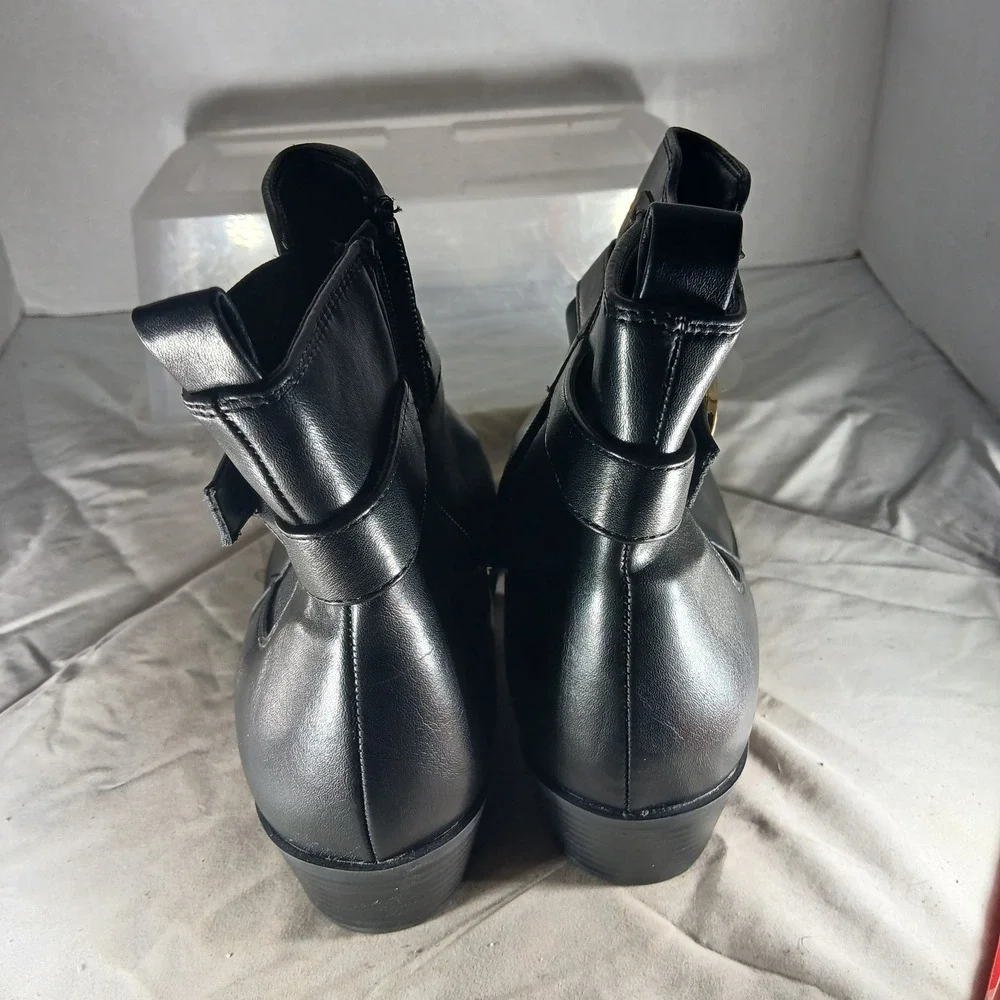 Liz Claiborne‎ Ankle Boots 11 Black Gold Buckle Strap Block Heel Zip Booties